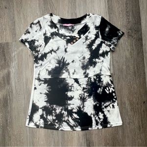 Joy Mom tie dye v-neck nursing tee with button detail